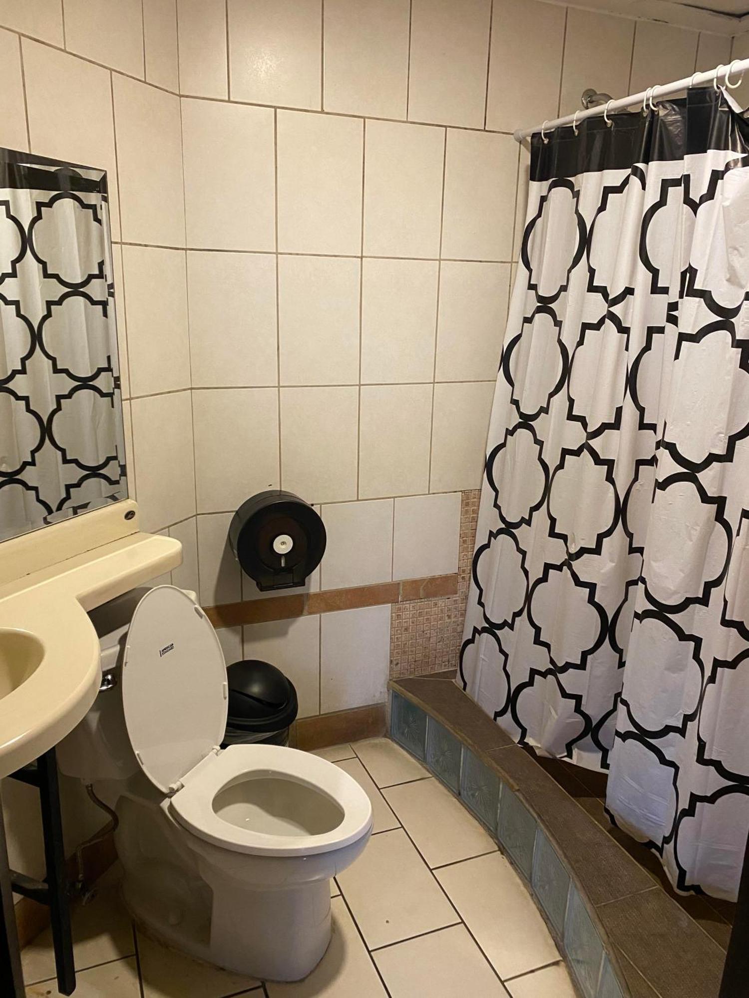 Alajuela Backpackers Airport Hostel المظهر الخارجي الصورة