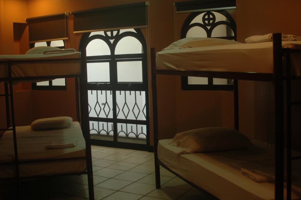 Alajuela Backpackers Airport Hostel الغرفة الصورة