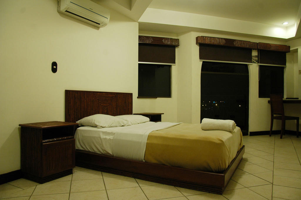Alajuela Backpackers Airport Hostel الغرفة الصورة