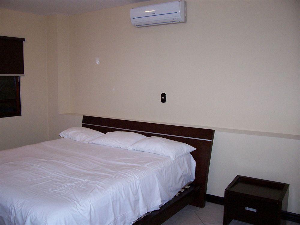 Alajuela Backpackers Airport Hostel المظهر الخارجي الصورة